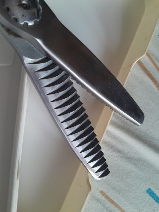 Хозяйственный инвентарь ножницы