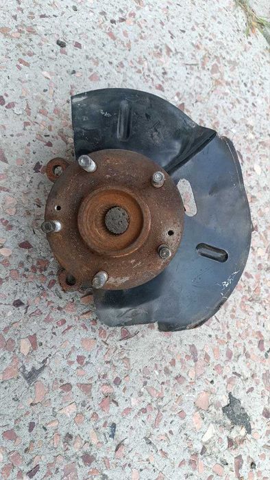 Поворотный кулак Kia Sportage 2010 - 2018 левая и правая