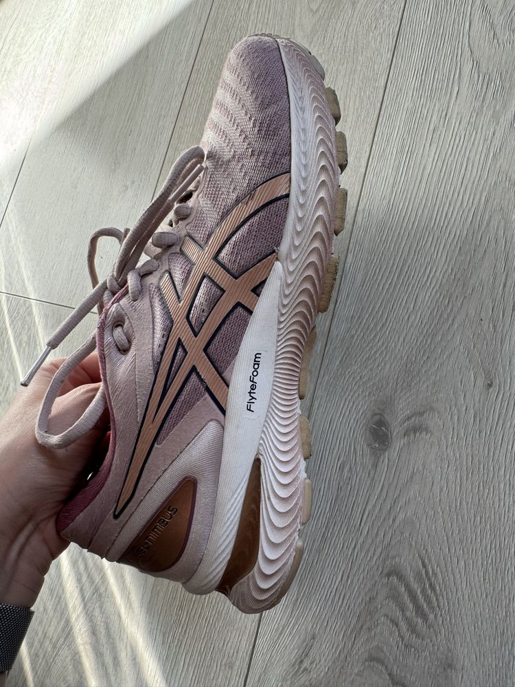Кросівки Asics -37,5 розмір(23,5 см)