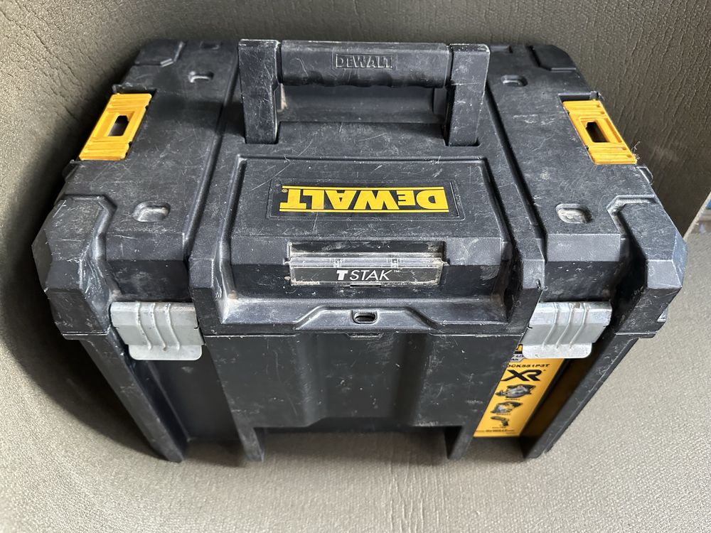 Циркулярна пила акумуляторна DEWALT DCS391