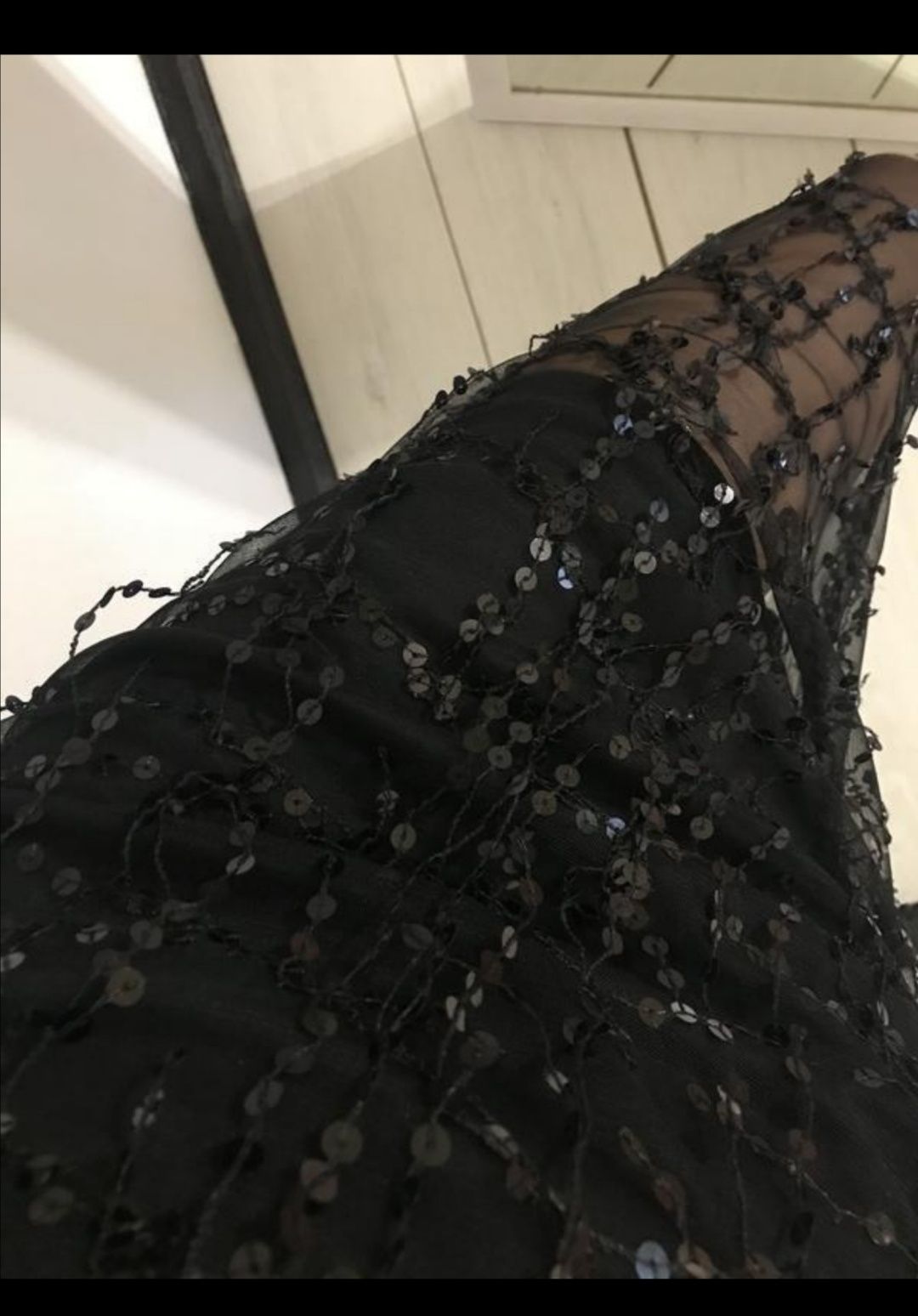 Платье черное в пайетку