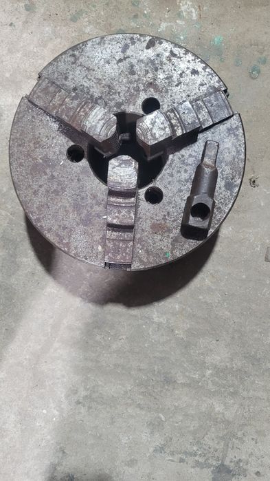 Токарный патрон 250мм.