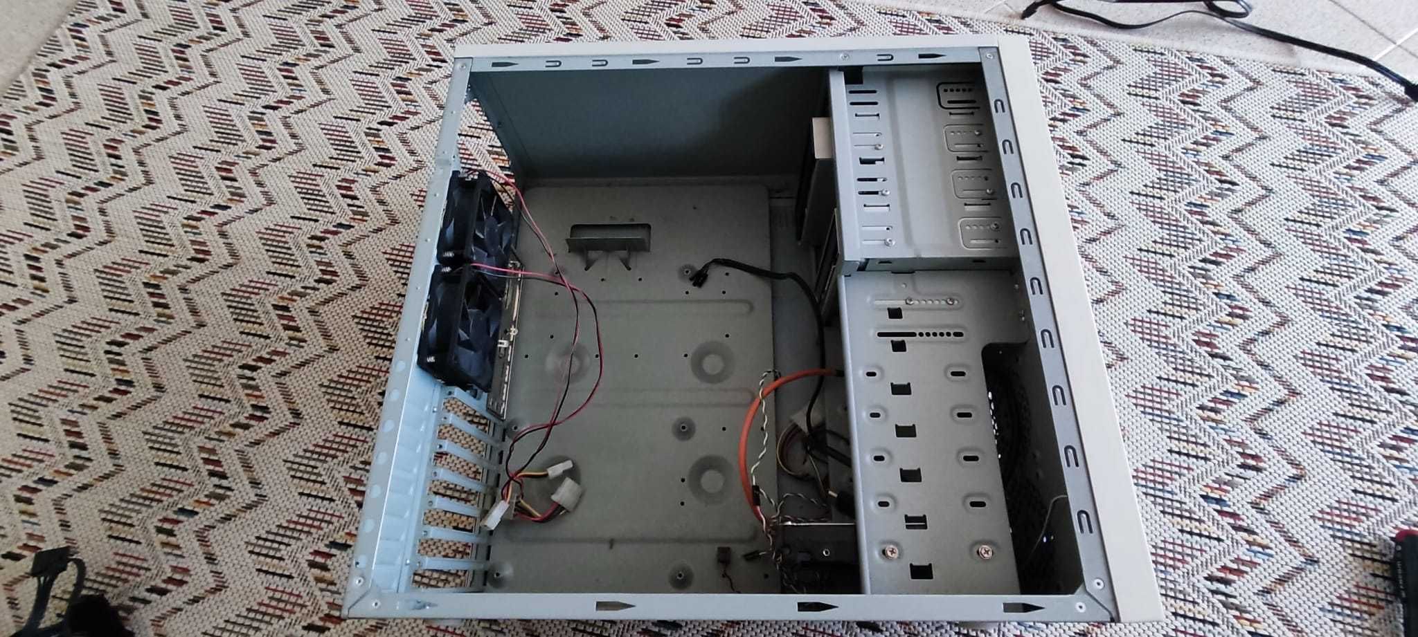 Caixa PC + opcionalmente componentes