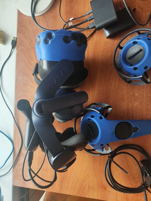 HTC VIVE Pro Starter kit + vive wireless adapter