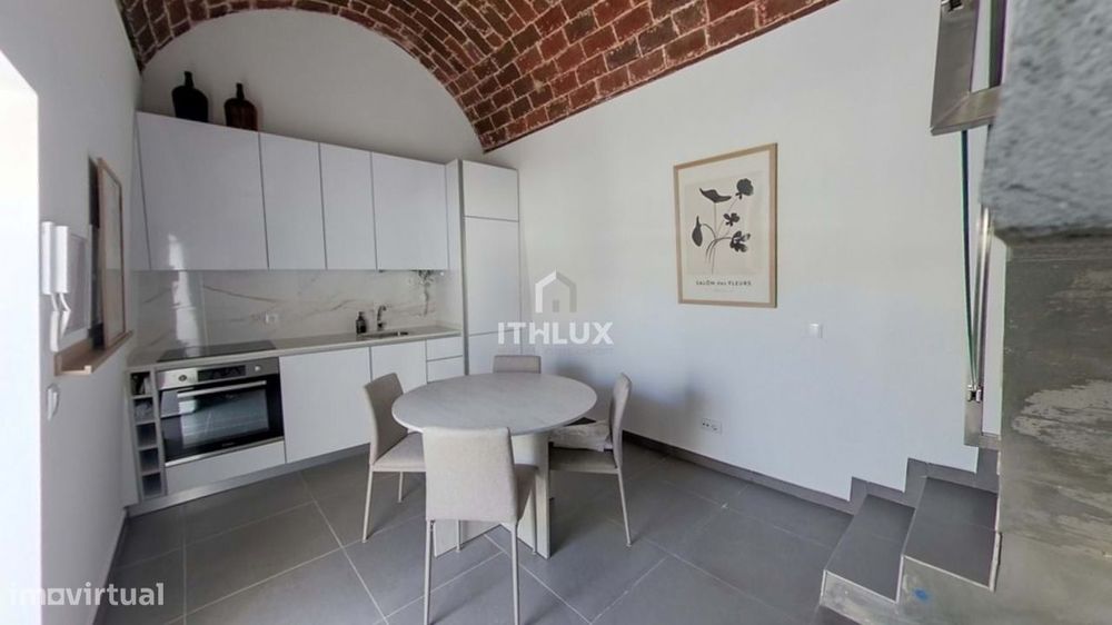 Imóvel Totalmente Renovado  para arrendamento no Centro Histórico de E