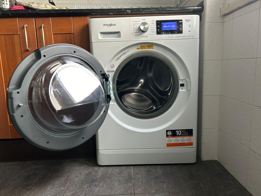 Máquina de lavar e secar Whirlpool