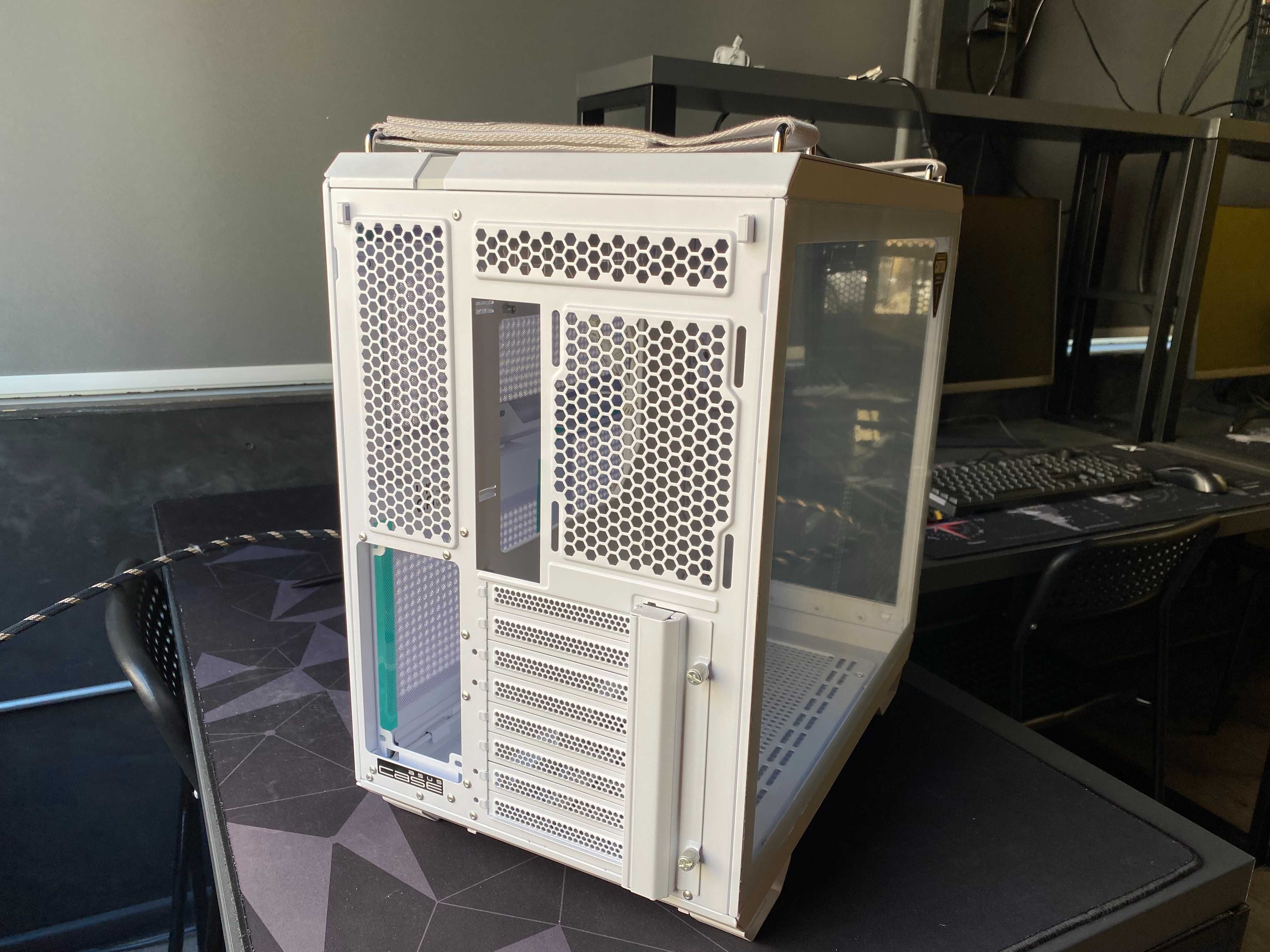 корпус ASUS TUF 502 (білий)