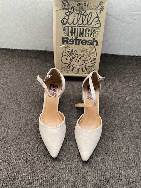 Czółenka  na słupku rozmiar 41 - nowe !