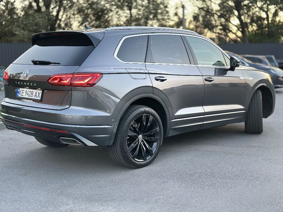 Продам заряженный R-Line Touareg 2019 года!