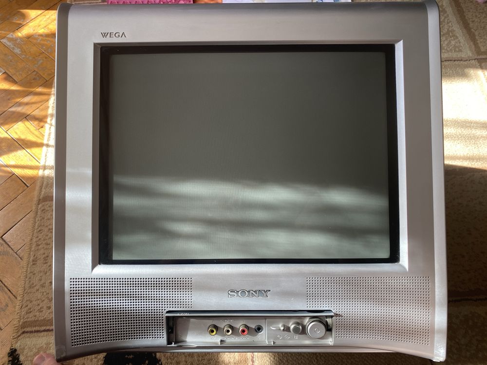 Sony trinitron color TV