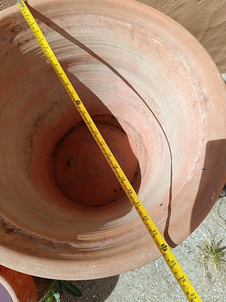 Vasos e potes em barro/terracota, tamanhos diferentes