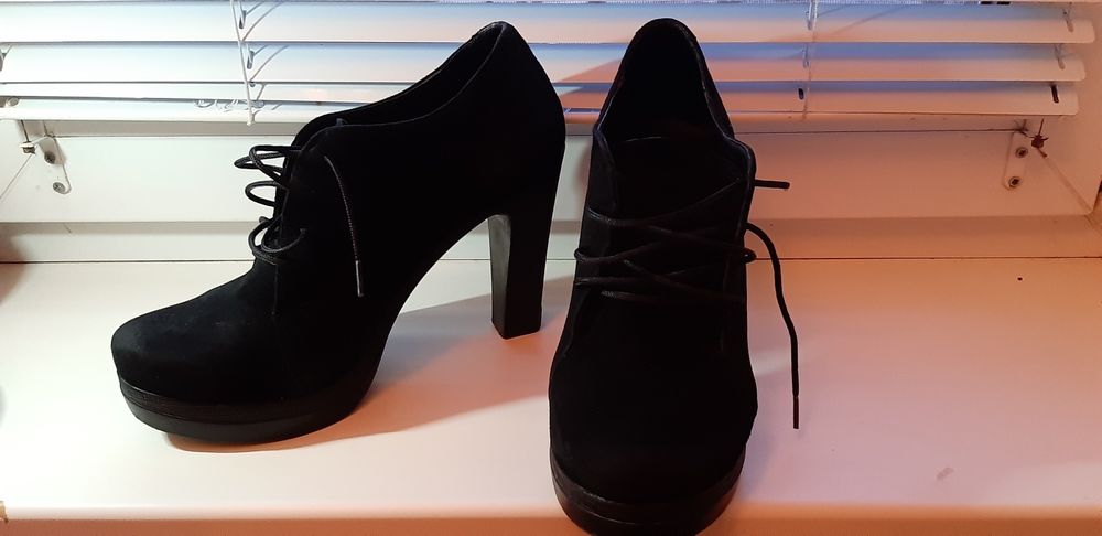 Туфли на весну, лето и осень (39 размер) каблук