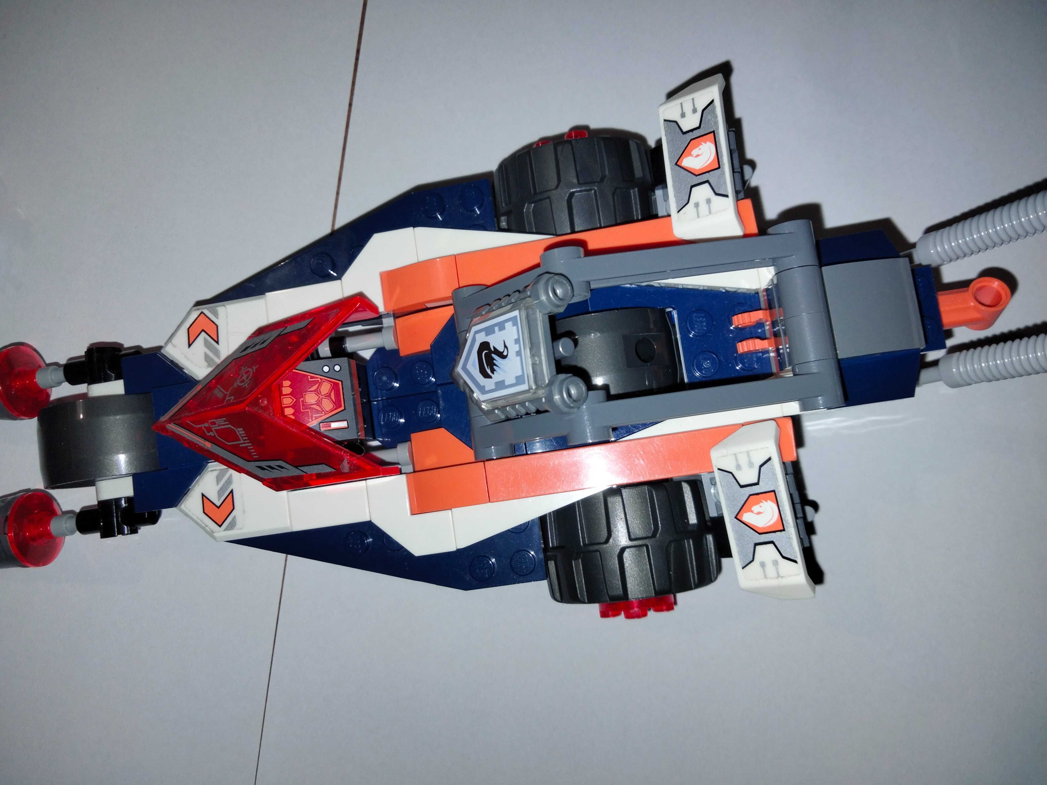 LEGO Nexo Knights 70348 Bojowy pojazd Lance'a – gotowy do walki!