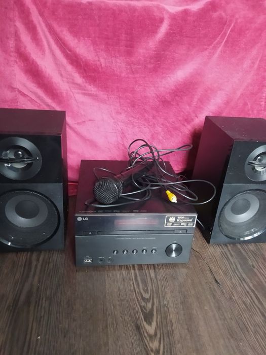 LG hi-fi система з караоке
