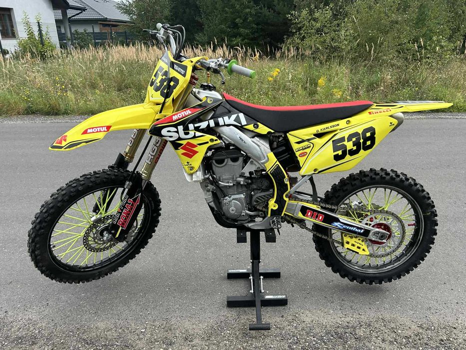 Suzuki RMZ 450 z 2013 roku z transportem.