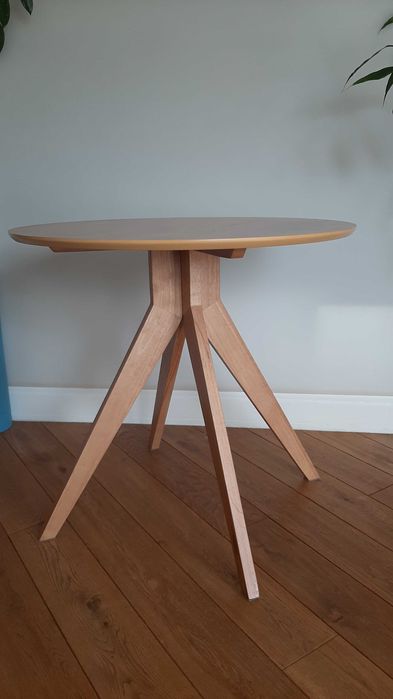 Okrągły Drewniany Stół (80 cm) Sekiz, SKLUM