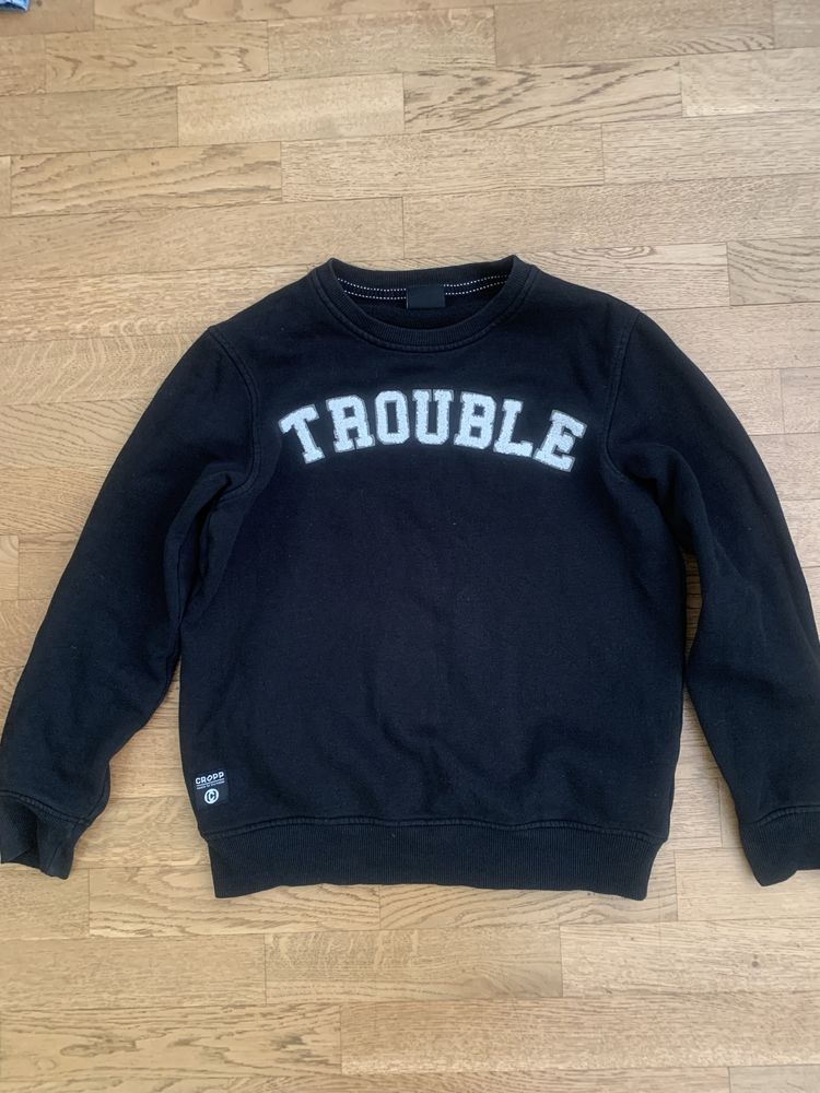 Czarna bluza Trouble