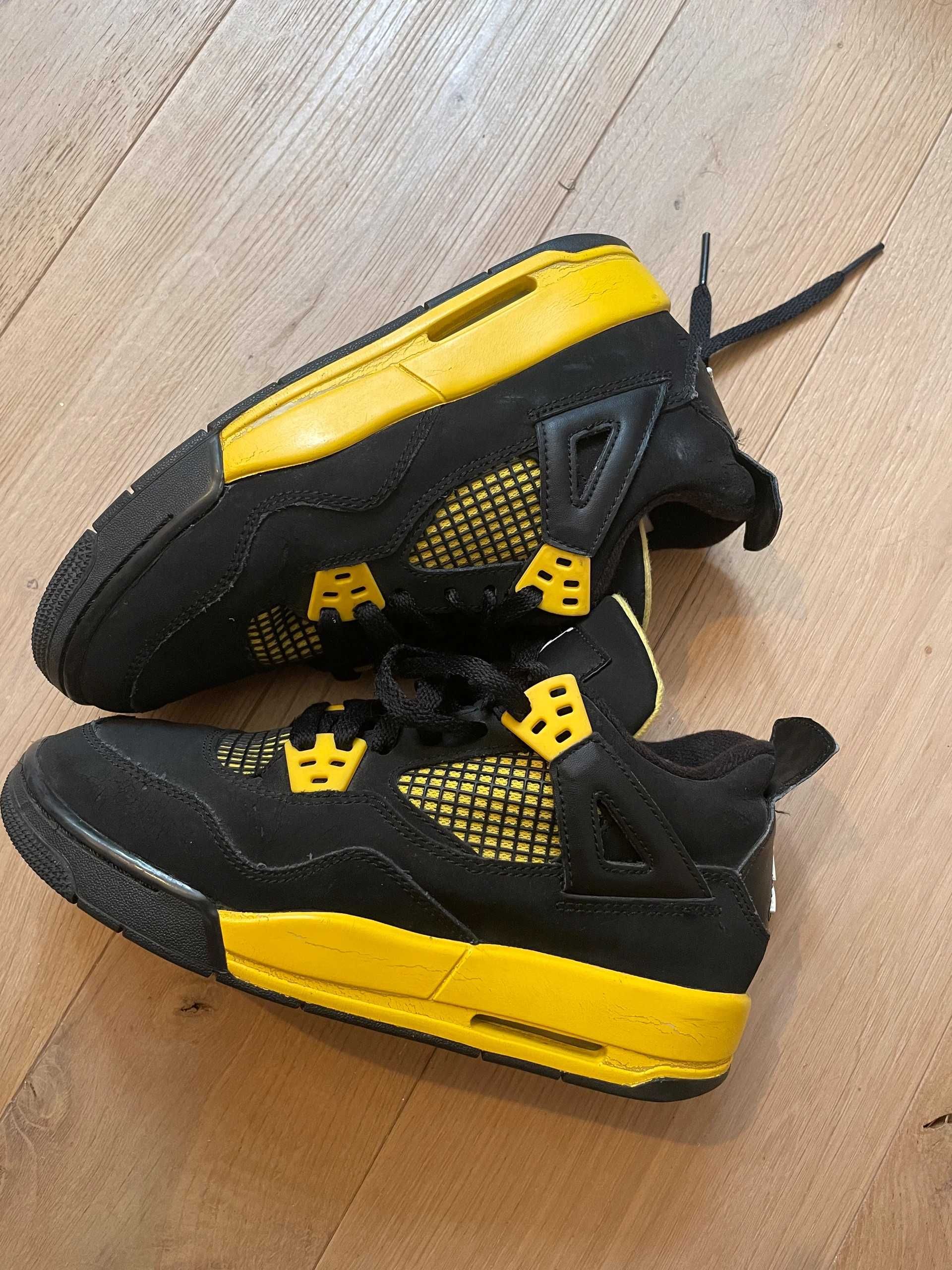 Jordan 4 Retro Thunder r.43