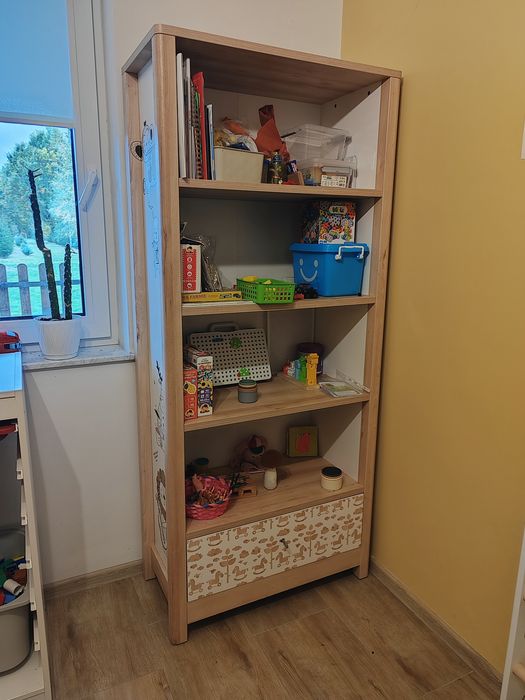 Piękna komoda dla dzieci, w świetnym stanie, słupek