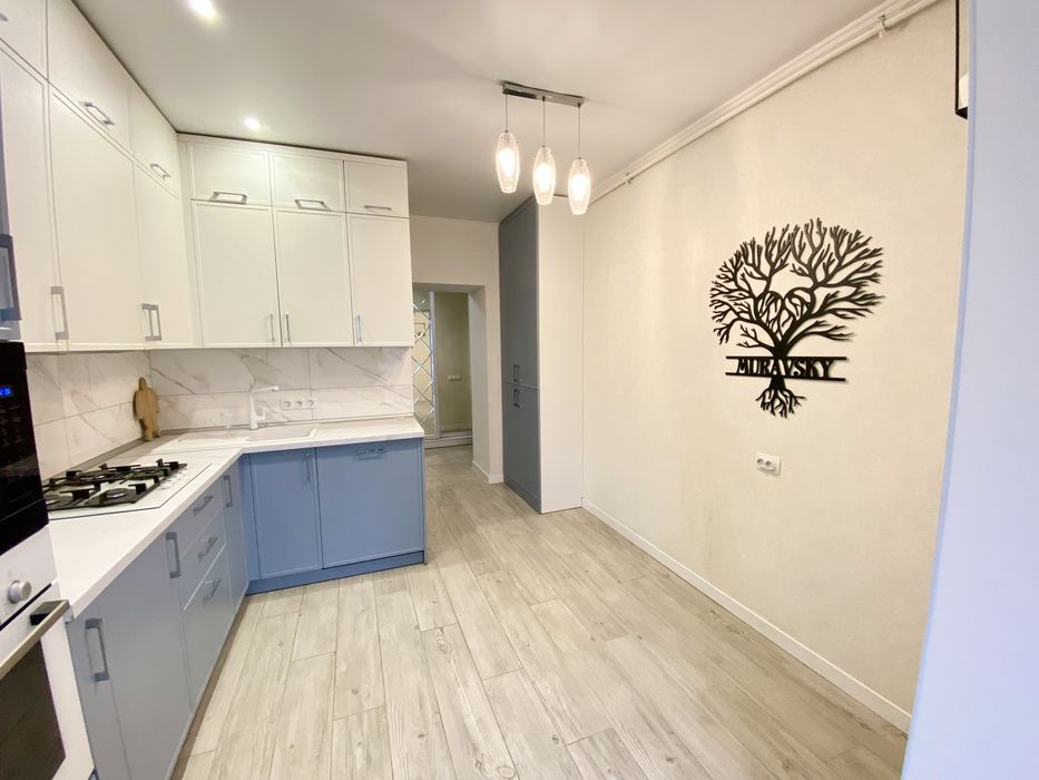 Продам в новобудові 4к квартиру з ремонтом, ЖК Лазурний на Намиві