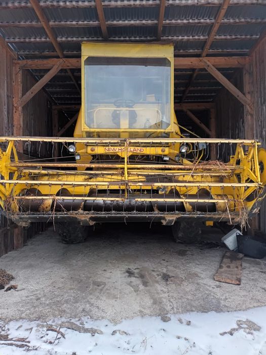 Продам комбайн NEWHOLLAND мотор коробка все в гарному робочому стані .