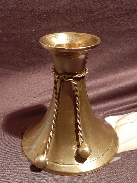 Świecznik z mosiądzu