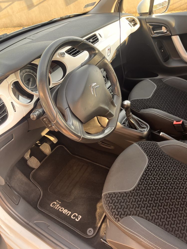 Citronen C3  2010 r. 1.4 95 km , prywatnie.