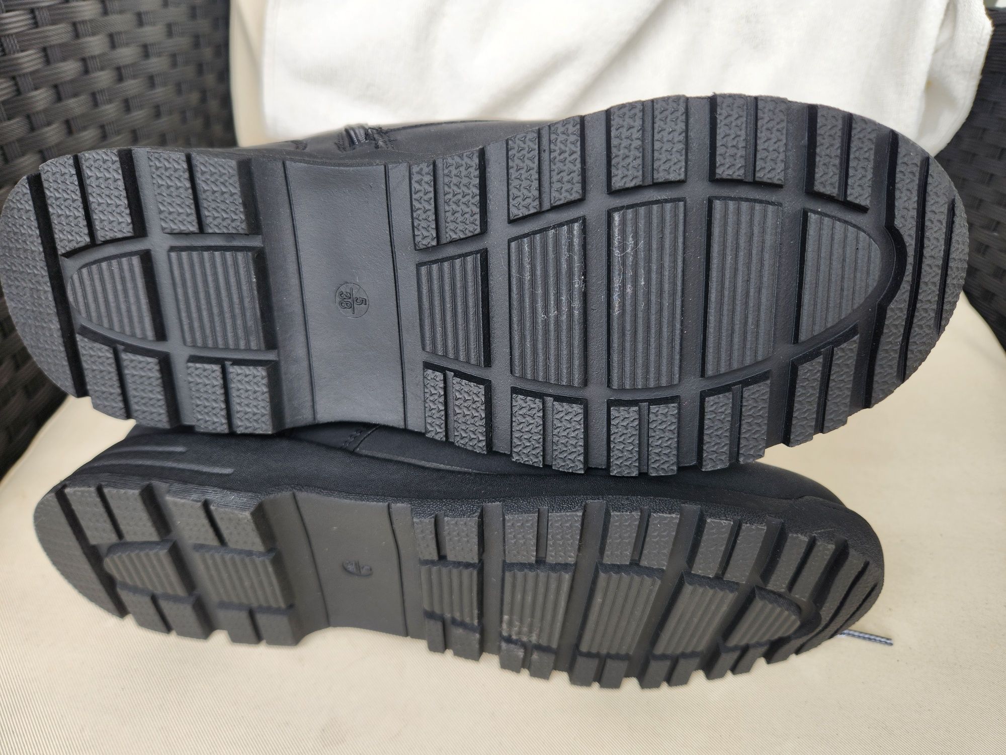 Tenis bota,novo tam 36,crianca pretos