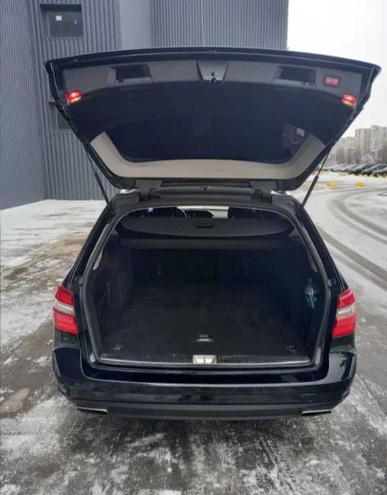 Мерседес универсал Е220