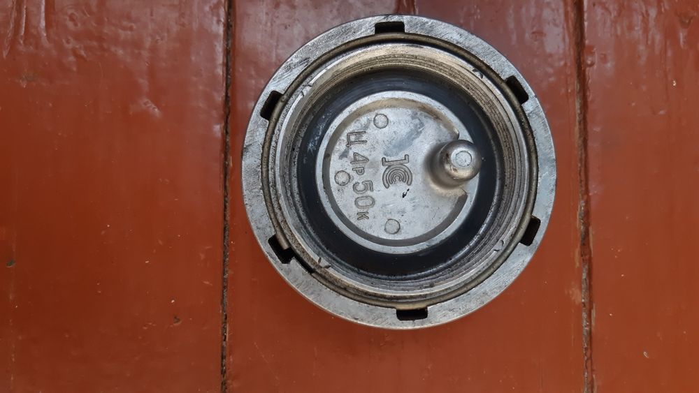 Крышка  на бензобаки  с кодовим замком классики 2101-21