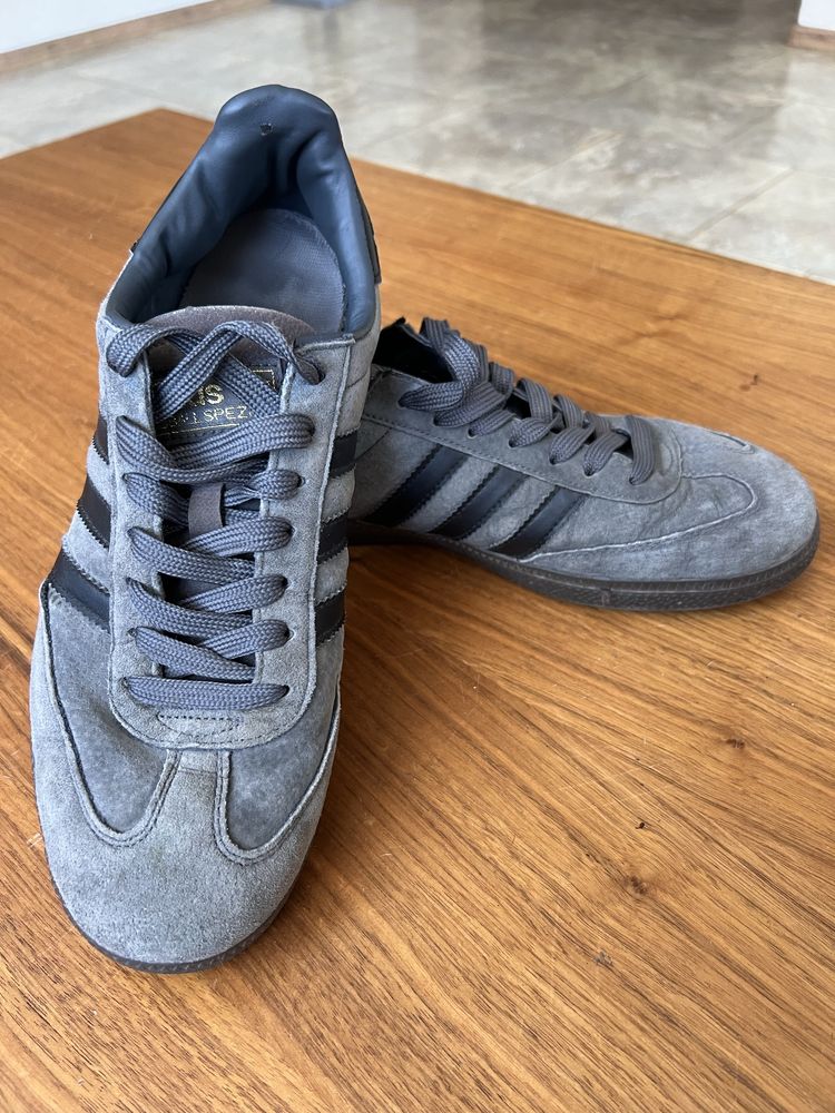 Продам кросовки мужские adidas