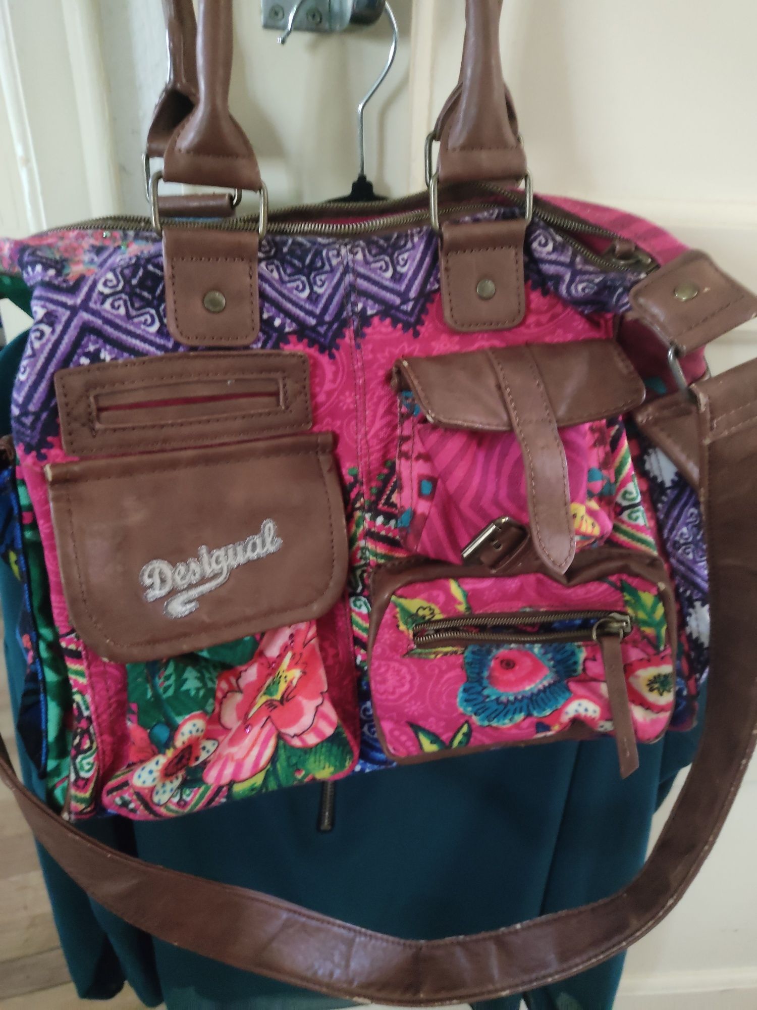 Malas da marca Desigual