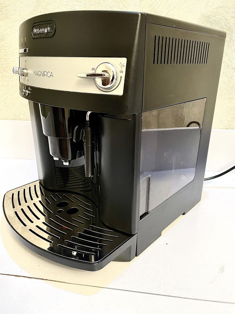 Кавоварка Delonghi Magnifica