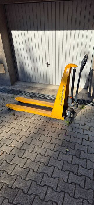 Wózek paletowy z podnośnikiem nożycowym Jungheinrich AMX 10!