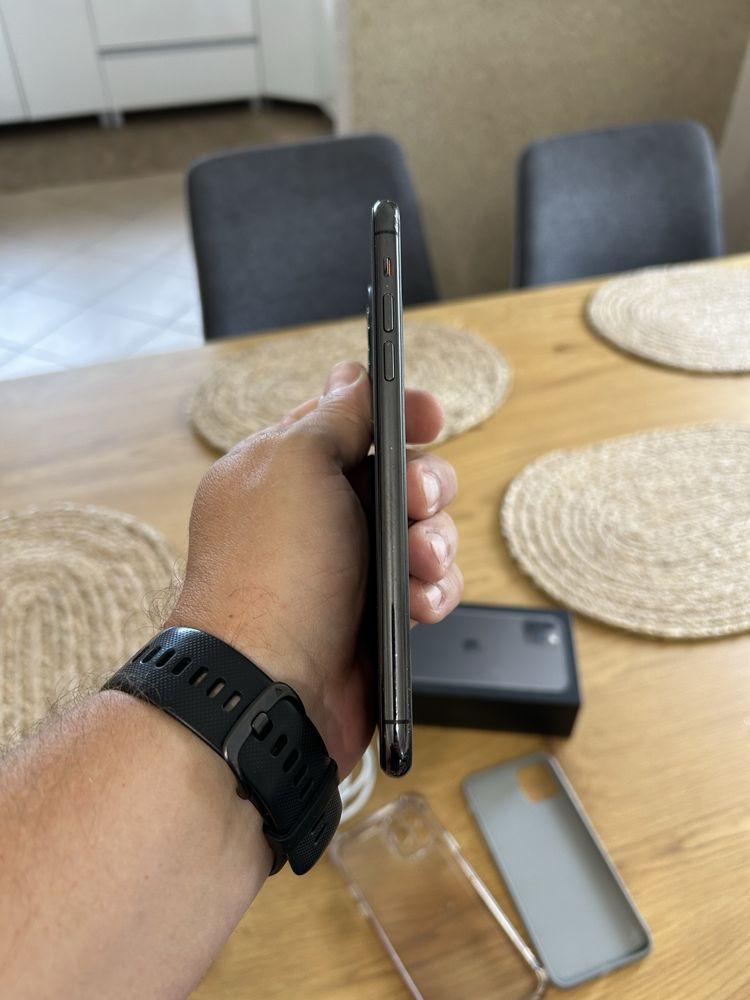 Iphone 11 pro max w swietnym stanie. Jak nowy!!!