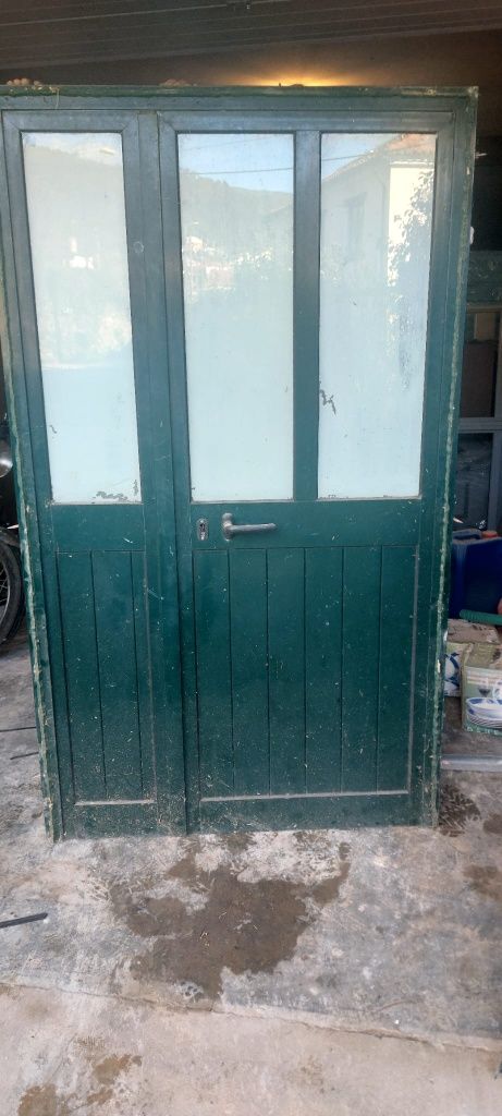 Portas de alumunio verde