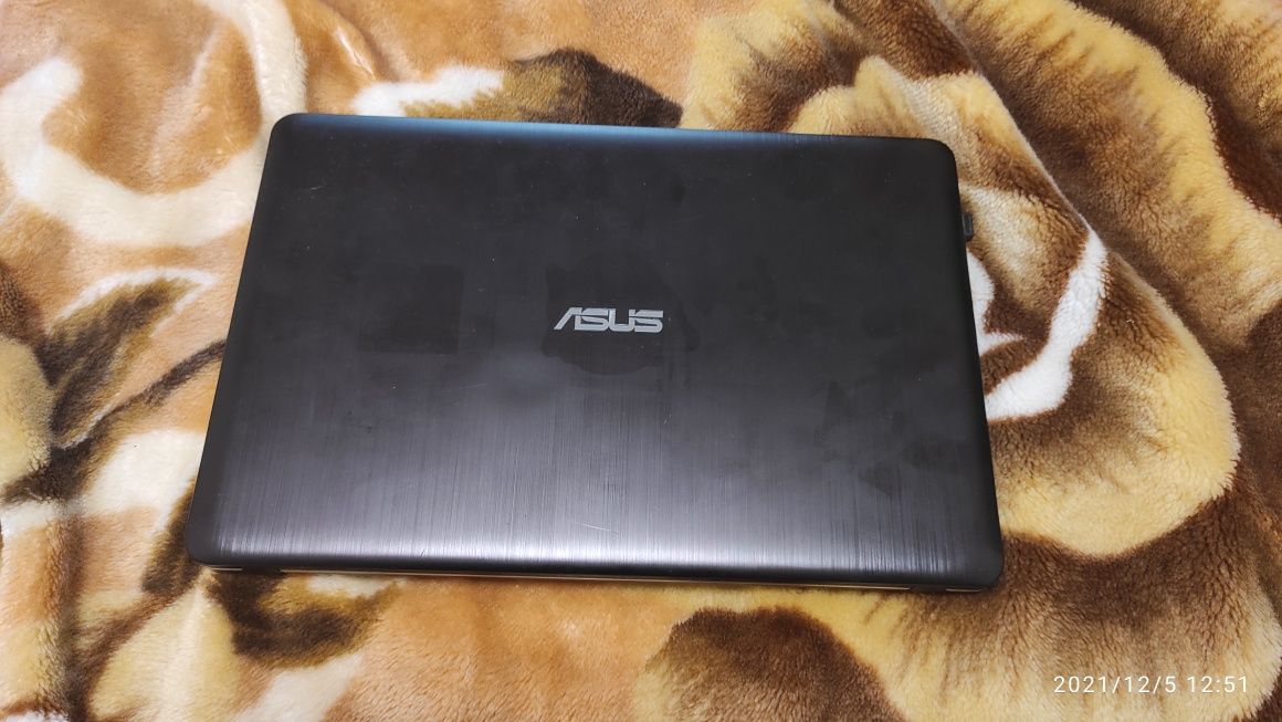 Asus X540SC  Pentium N3700, 4Gb RAM, HDD 700Gb, GeForce 810M