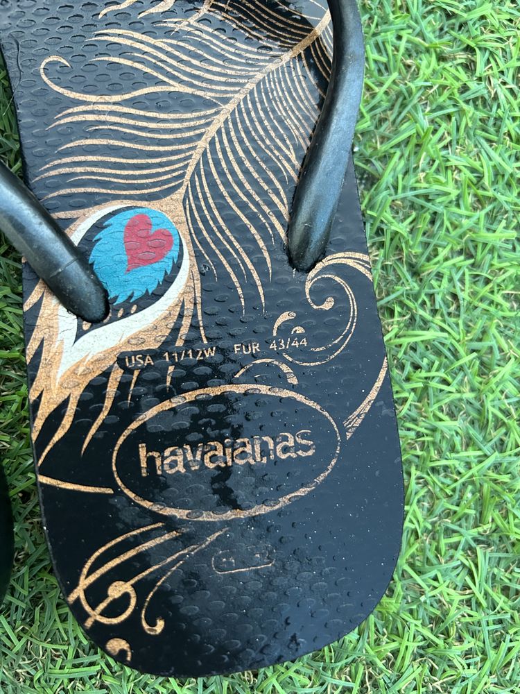 Havaianas pretas ou douradas 43/44