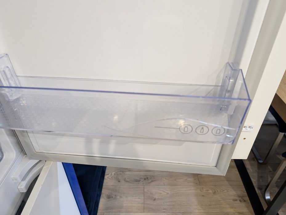 Pojemniki od lodówki BEKO