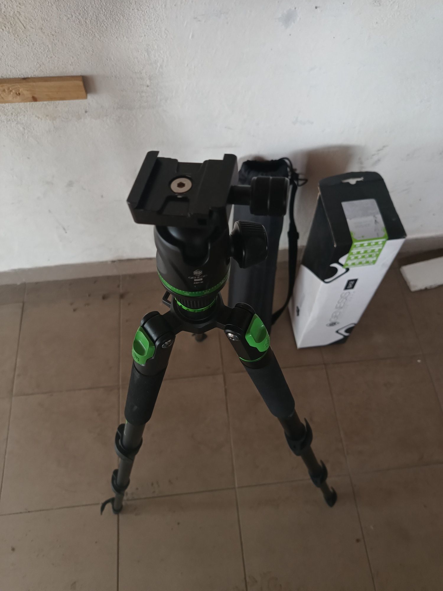 Statyw do aparatu firmy Genesis