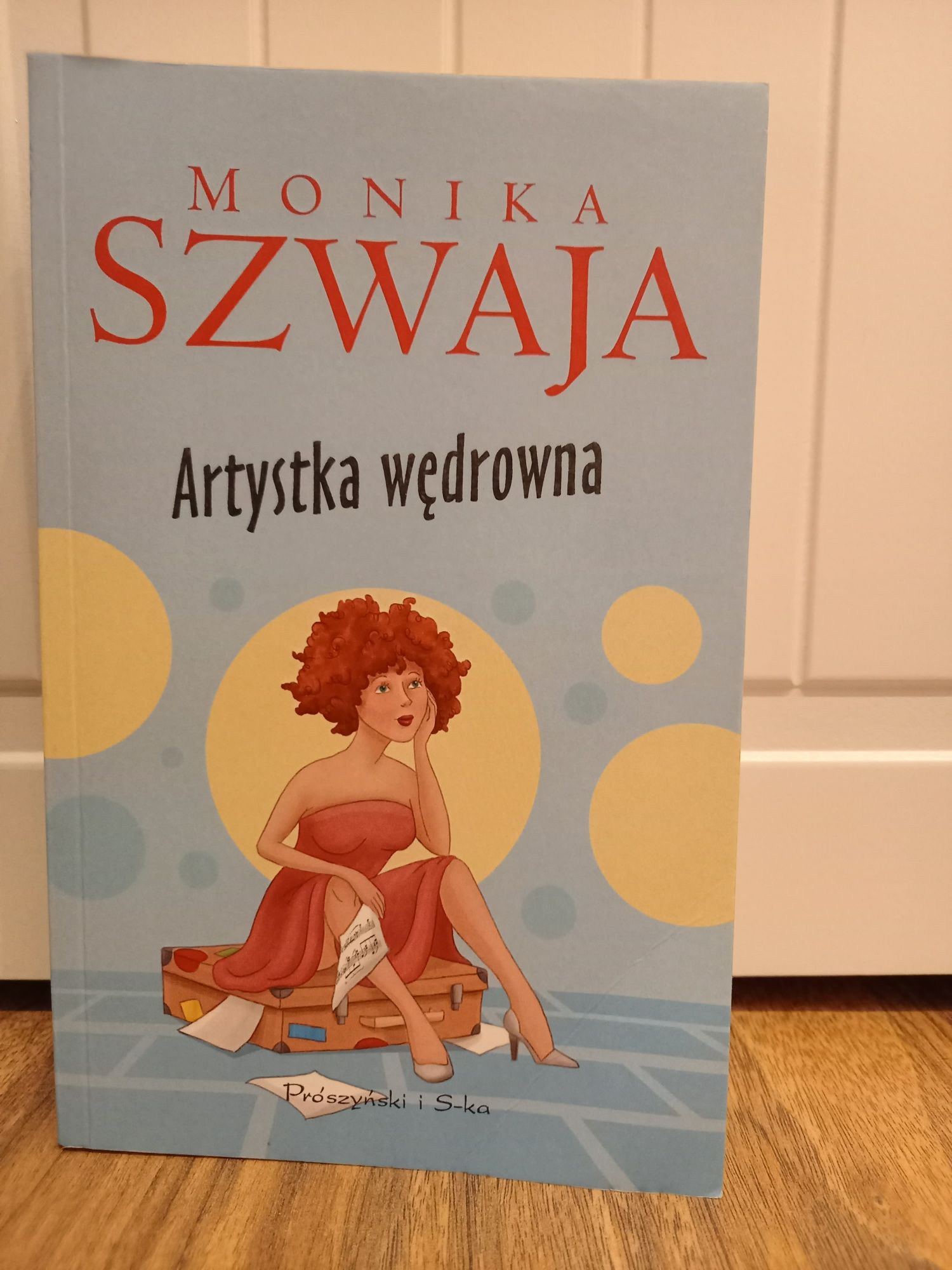 Książka "Artystka wędrówna" Monika Szwaja