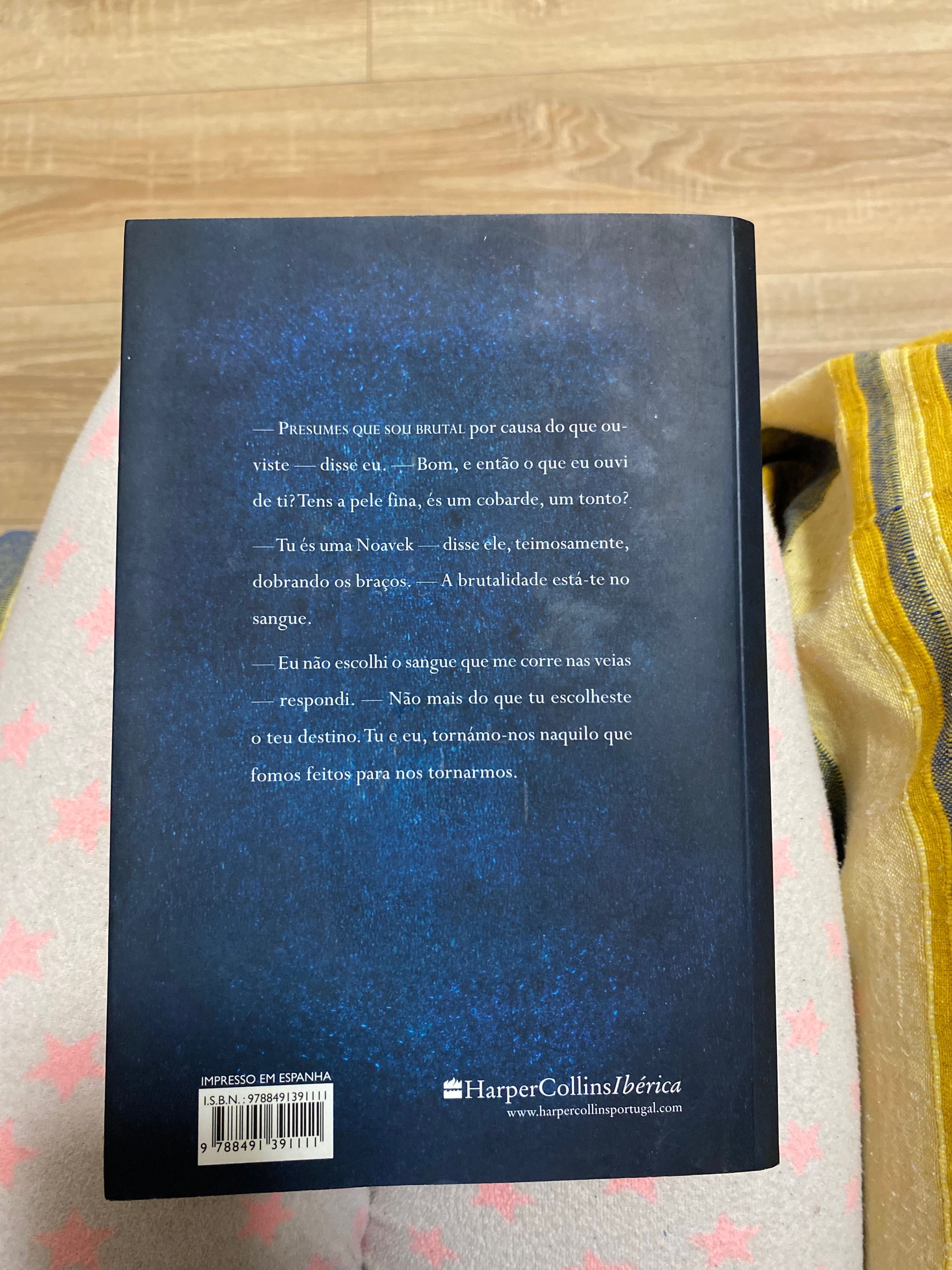 Livro “gravar as marcas” de Veronica Roth