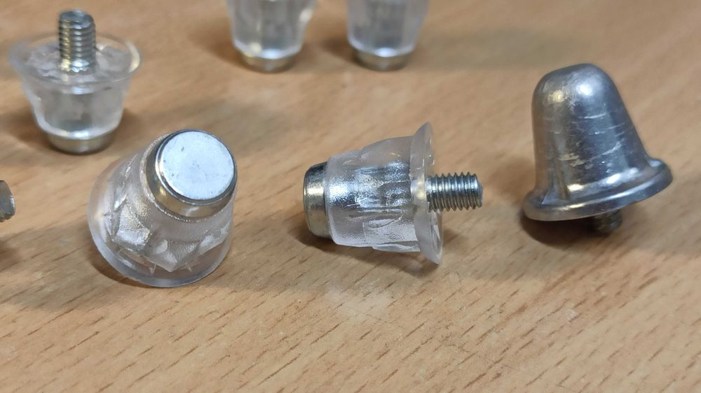 Змінні пластикові шипи для футбольних бутс + ключ Nike