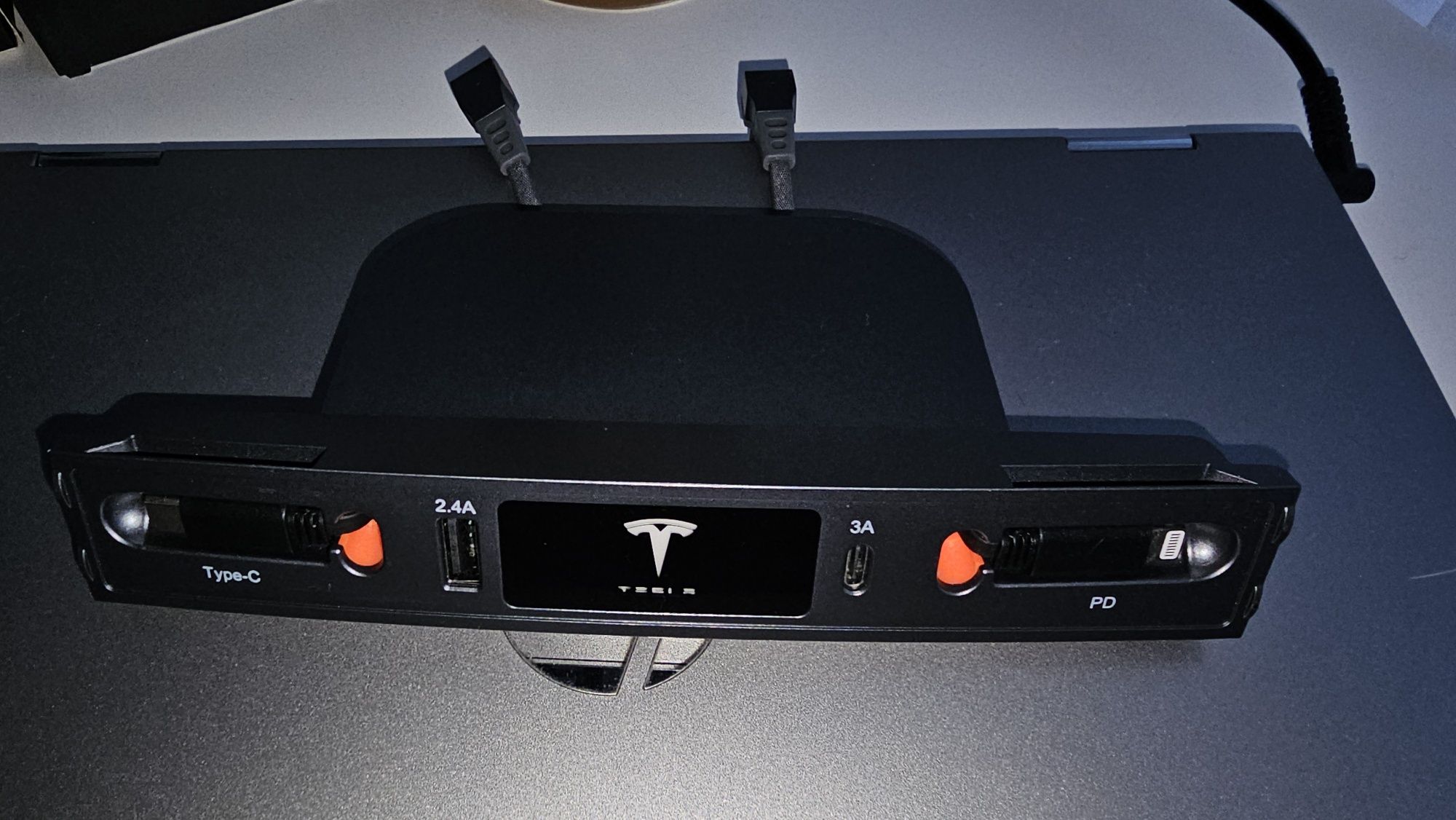Extensão cabos carregamento telemóvel Tesla Model Y