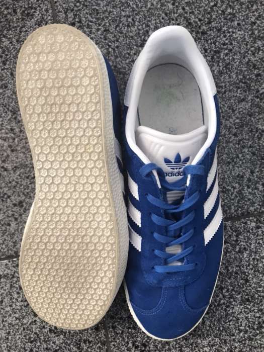 Sapatilhas Adidas -modelo Gazelle