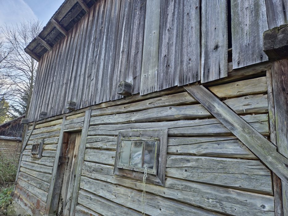 Stare deski, stodoły do rozbiórki
