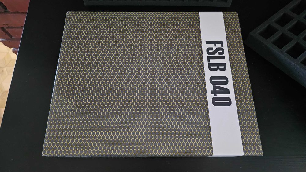 Pudełko Feldherr i gąbki na figurki Warhammer/Age of Sigmar