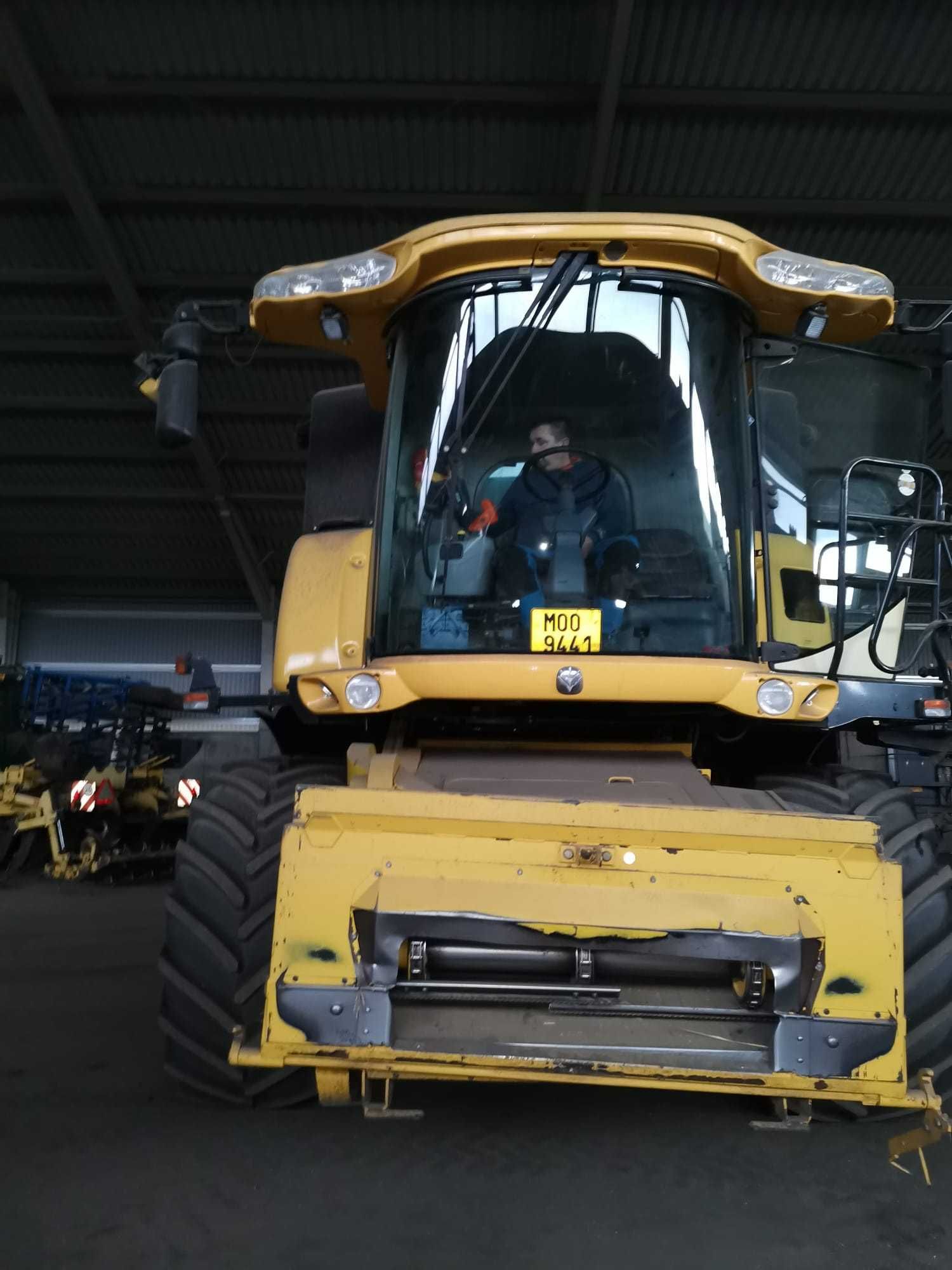 New Holland CX8040