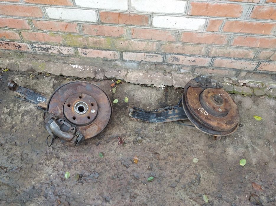 Продам поворотный кулак VW Touareg 2002-2012