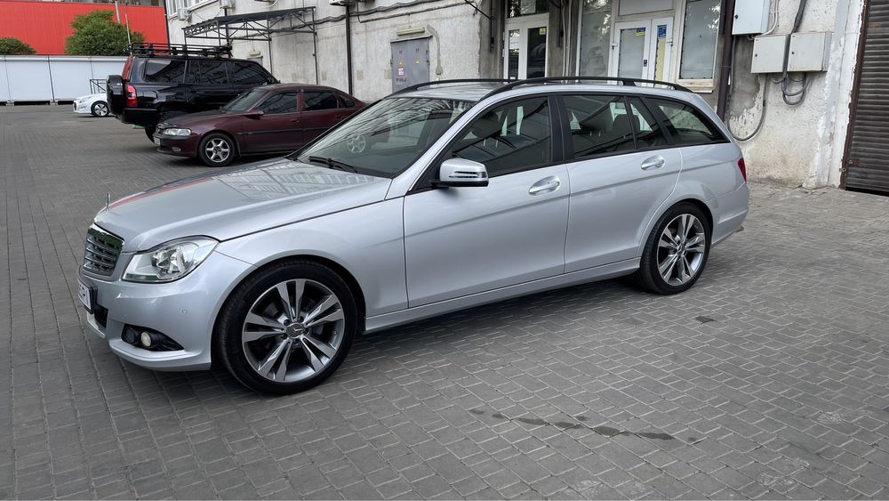 Mercedes 2012 год w 204 C class 2.2 diesel Mex 6 ст